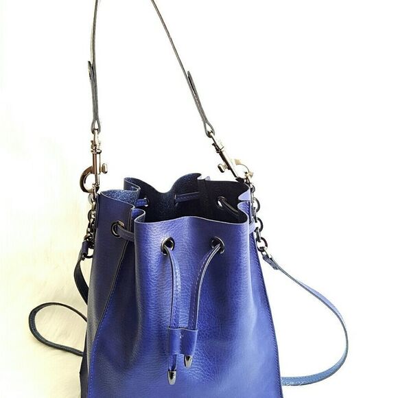 Deux lux bucket bag - Picture 3 of 8